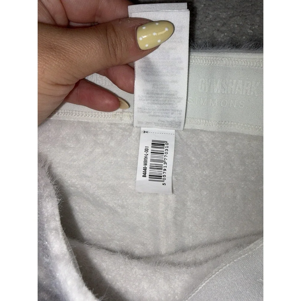 Whitney Gymshark Fuzzy Knit 2-Piece Lounge Set – Ivory Med Crop Top & L Shorts